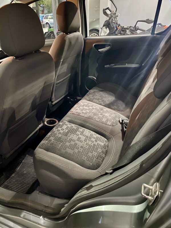 Fiat Palio Attractive 1.4 - Image 7
