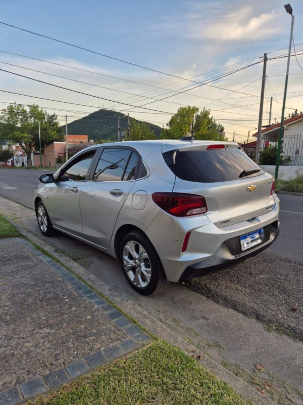 Chevrolet Onix Premier 1.0 AT - Image 2