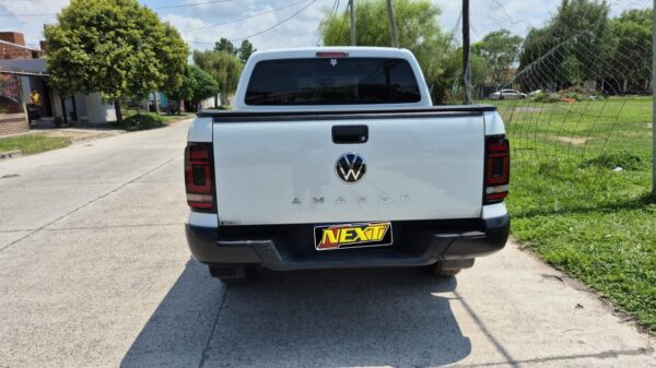 Volkswagen Amarok Trendline TDI MT 4X2 - Image 3