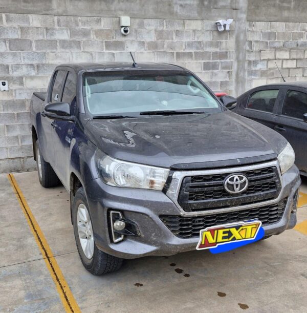 Toyota Hilux SR - Image 5