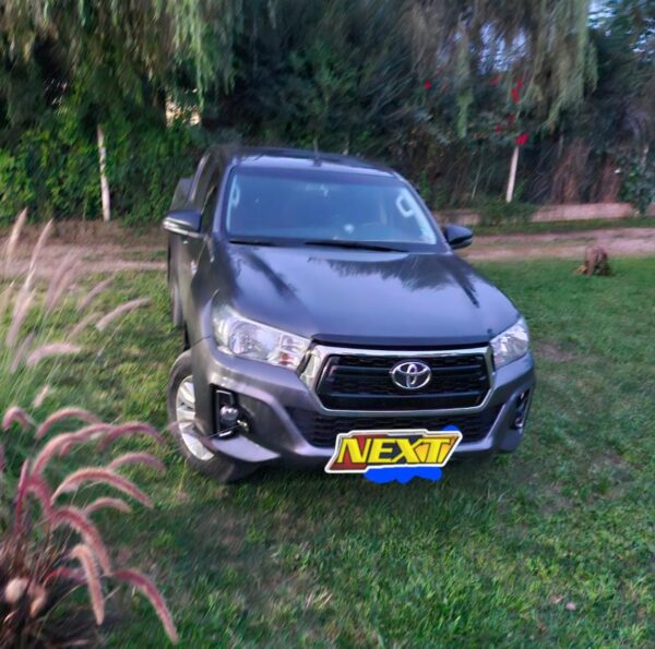 Toyota Hilux SR
