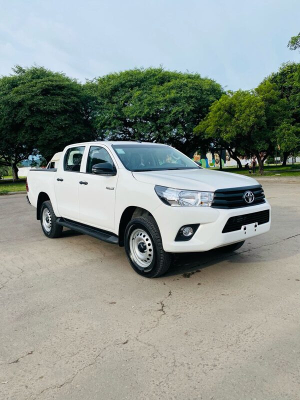 Toyota Hilux 2.4 4x2 DX PACK - Image 3