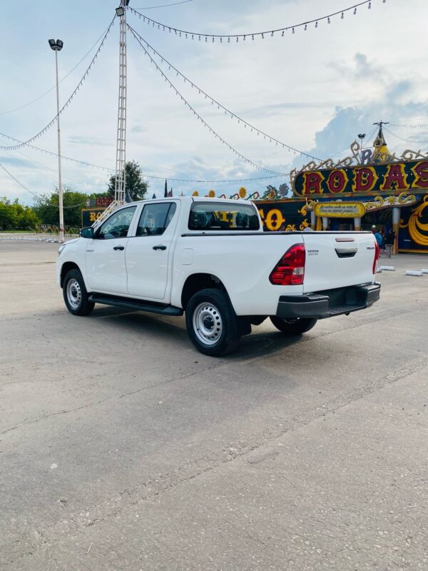 Toyota Hilux 2.4 4x2 DX PACK - Image 4