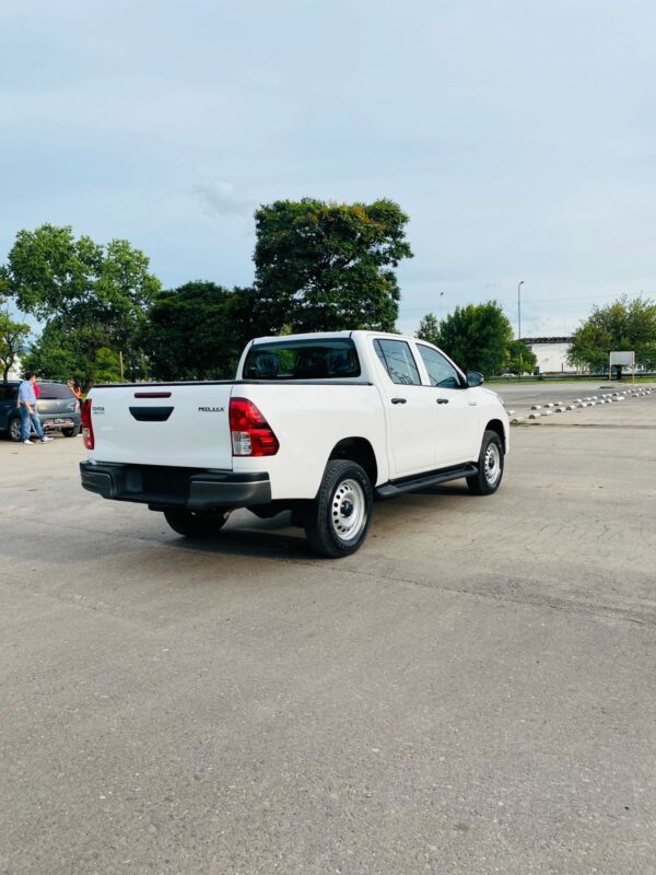 Toyota Hilux 2.4 4x2 DX PACK - Image 5