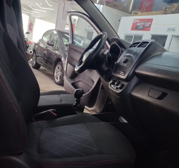 Renault Kwin zen 1.0 - Image 4