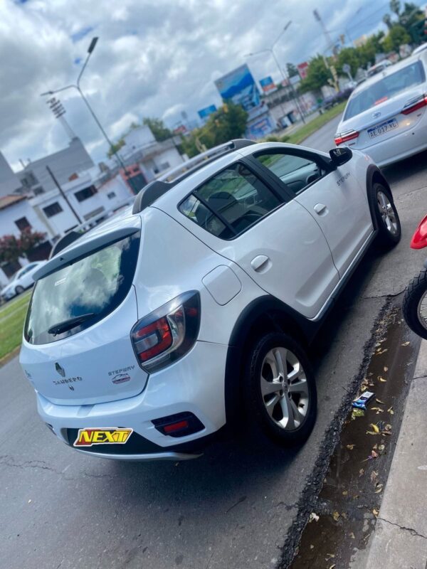 Renault Sandero Stepway Dynamique 1.6 - Image 6