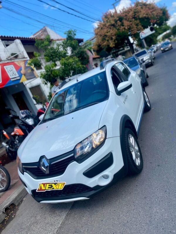 Renault Sandero Stepway Dynamique 1.6 - Image 2