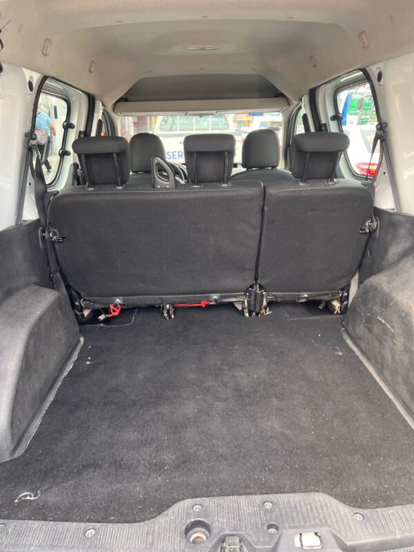 Renault Kangoo 2 Express Confort 5A SCE - Image 5