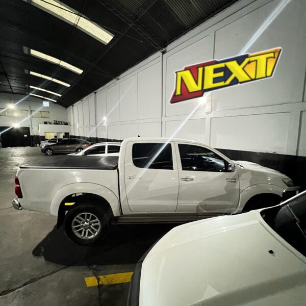 Toyota Hilux 4x2 3.0 SRV FULL 4P - Image 3
