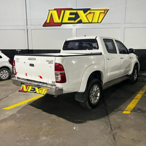 Toyota Hilux 4x2 3.0 SRV FULL 4P - Image 4