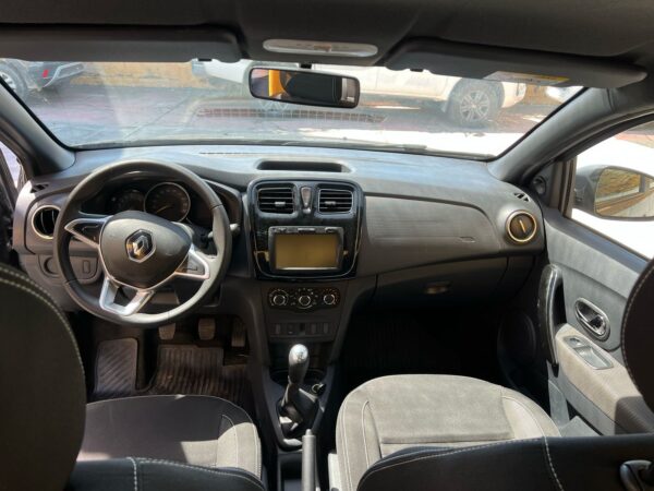 Renault Logan Zen 1.6 sedan 4P - Image 6