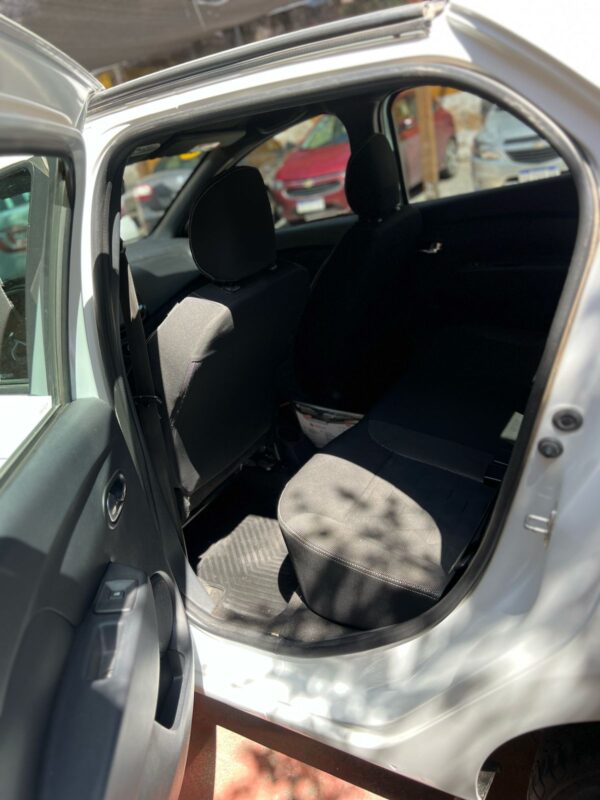 Renault Logan Zen 1.6 sedan 4P - Image 7