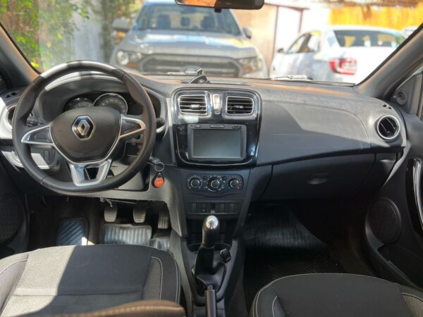 Renault Logan Zen 1.6 sedan 4P - Image 6