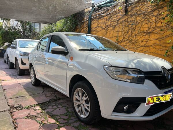 Renault Logan Zen 1.6 sedan 4P - Image 2