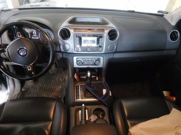 Volkswagen Amarok Highline 4x2 Pack 2.0 At - Image 5