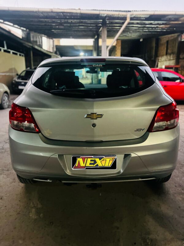 Chevrolet Onix Joy 5P 1.4 - Image 4
