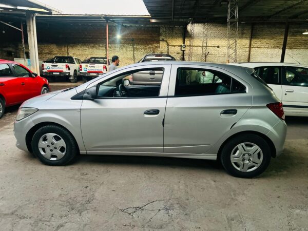 Chevrolet Onix Joy 5P 1.4 - Image 2