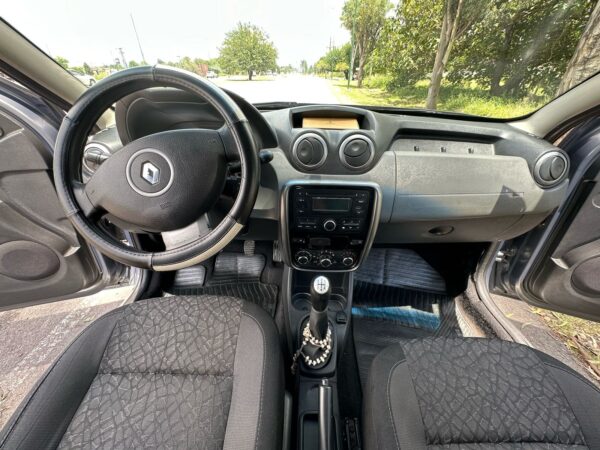 Renault Duster Confort Plus 4x2 ABS - Image 4