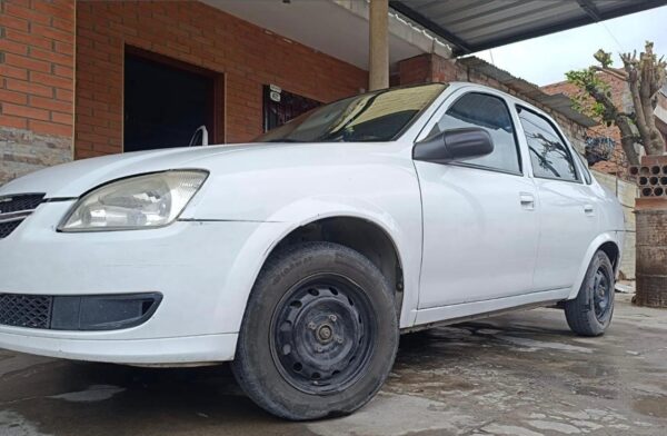 Chevrolet Corsa Classic 4 P LS ABS+AIRBAG 1.4N - Image 2