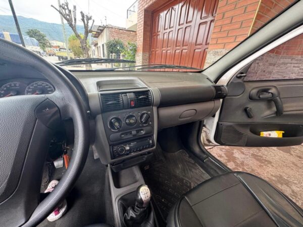 Chevrolet Corsa Classic 4 P LS ABS+AIRBAG 1.4N - Image 6