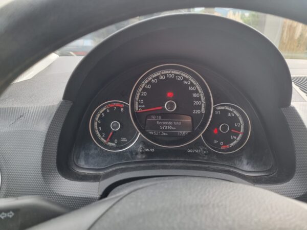 Volkswagen Up! 1.0 High - Image 2