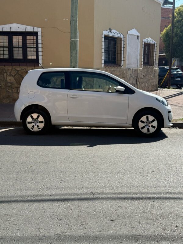Volkswagen Up! Move 1.0 MPI - Image 7
