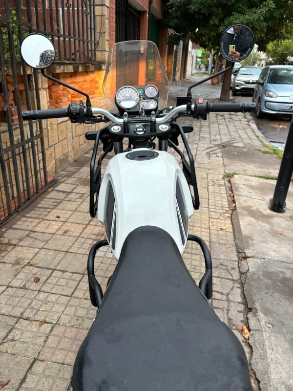 Royal Enfield Himalayan 411 - Image 4
