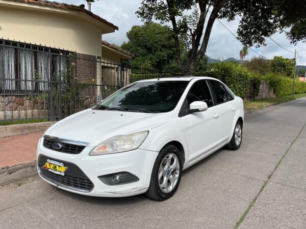 Ford Focus Exe Ghia 1.8L - Image 2