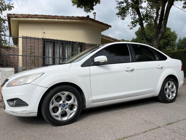 Ford Focus Exe Ghia 1.8L - Image 4
