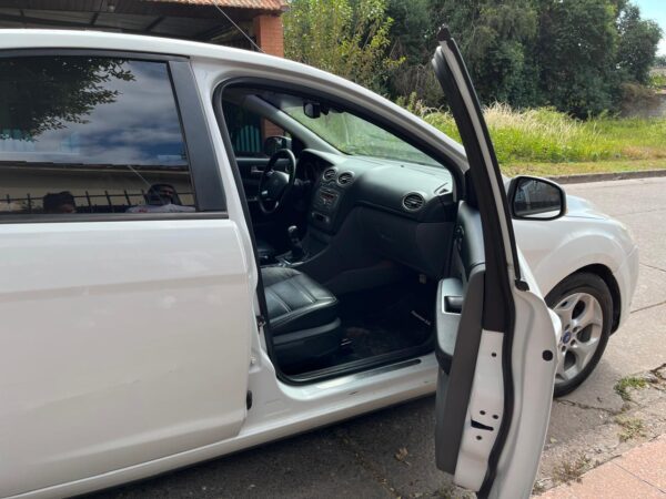 Ford Focus Exe Ghia 1.8L - Image 6