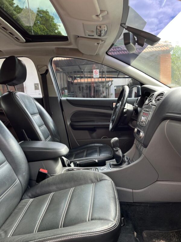 Ford Focus Exe Ghia 1.8L - Image 8