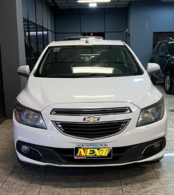 Chevrolet Onix 1.4 LTZ –  2013