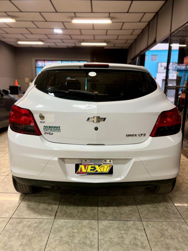 Chevrolet Onix 1.4 LTZ –  2013 - Imagen 5