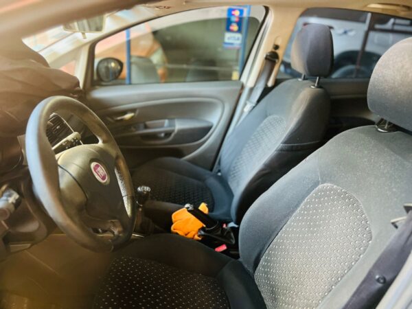 Fiat Punto HLX 1.8 – Año 2010 - Imagen 13