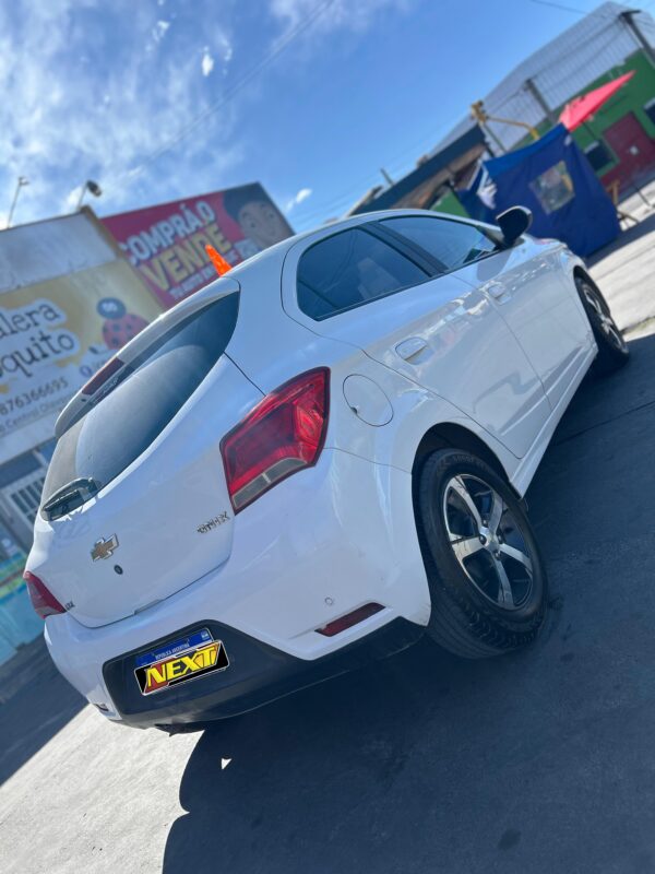 Chevrolet Onix LTZ 1.4 – 2018 - Imagen 7