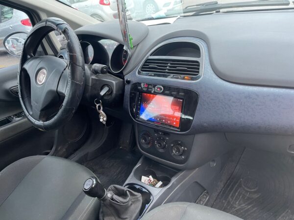 Fiat Punto Attractive 1.4 – 2015 - Imagen 4