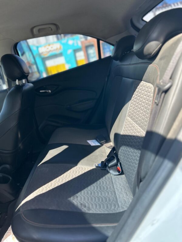 Chevrolet Onix LTZ 1.4 – 2018 - Imagen 4