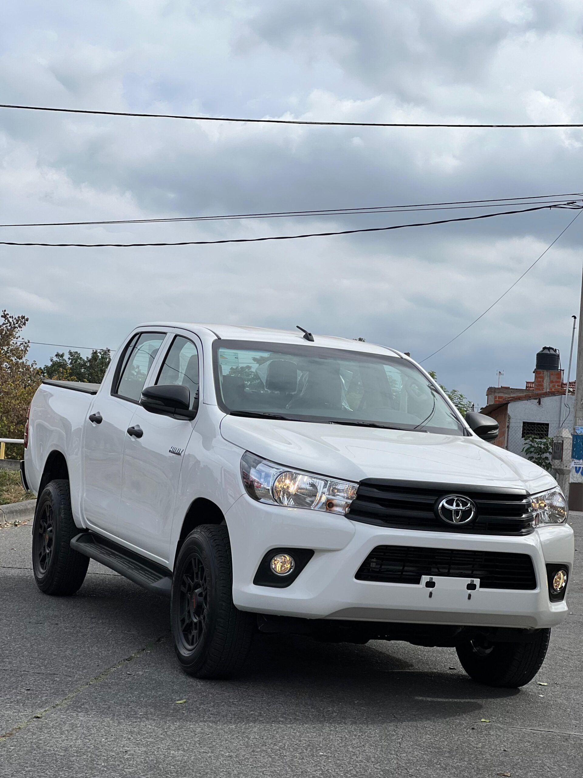 Toyota Hilux DX Pack 2.4 4x2 – 2025 - Imagen 2
