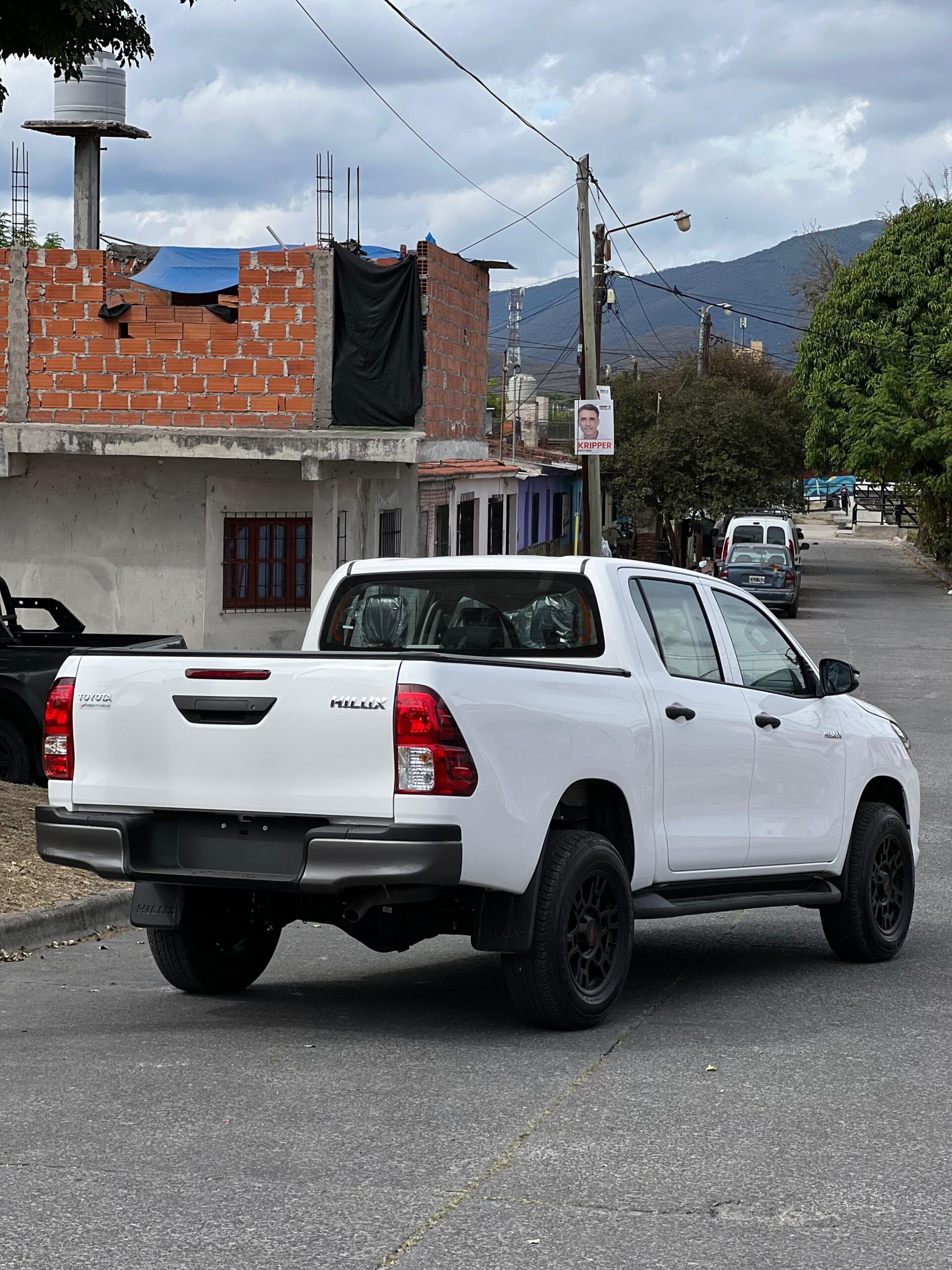 Toyota Hilux DX Pack 2.4 4x2 – 2025 - Imagen 5