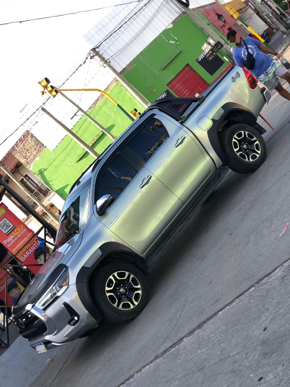 Toyota Hilux SRX 4x4 2.8 TDI – 2023 - Imagen 5