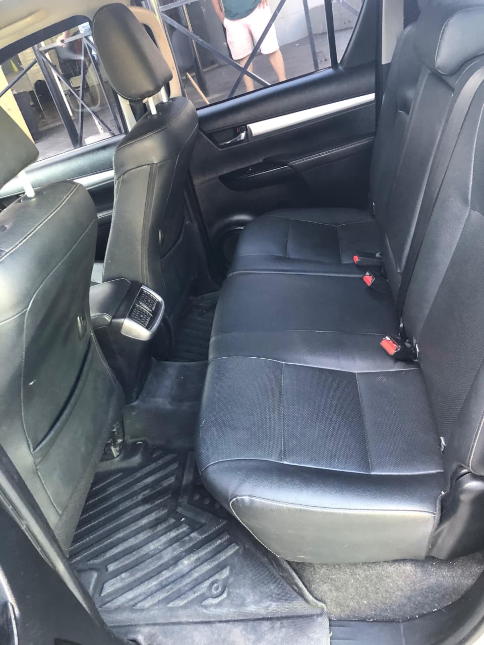 Toyota Hilux SRX 4x4 2.8 TDI – 2023 - Imagen 11